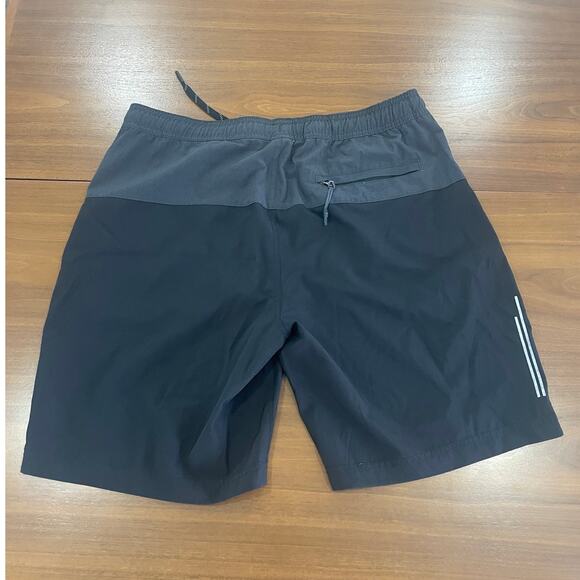 Kenneth Cole Men’s Tech Active Water Resistant Shorts – Size Large - Picture 2 of 8